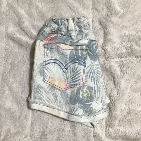NWT Levi Elastic ShortyShorts / Size 10 - Picture 3 of 5